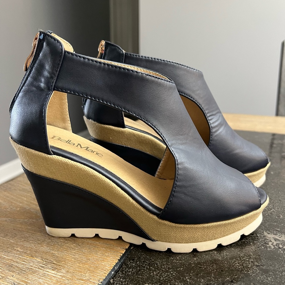 Bella Marie Black and Tan Wedge Sandals